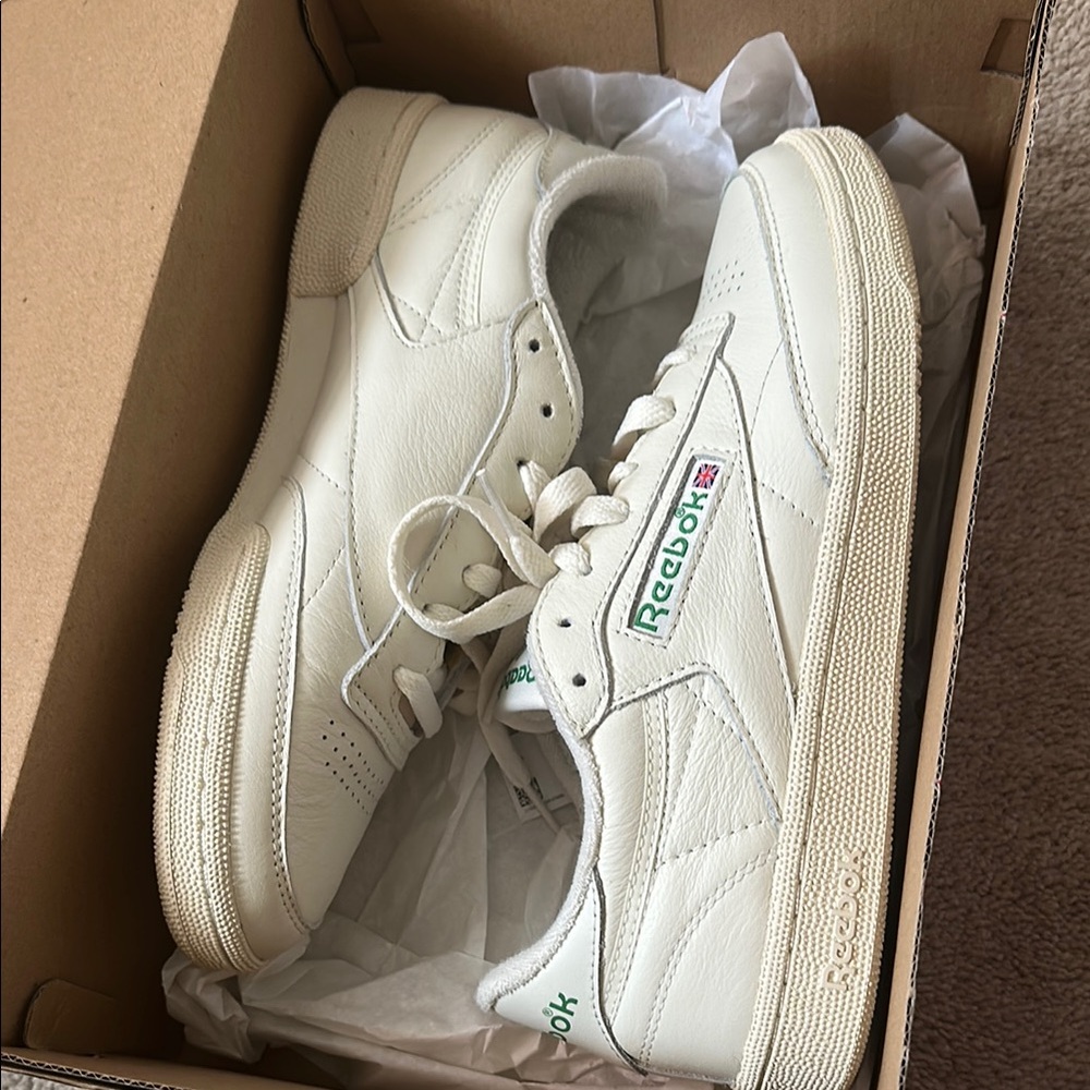 Reebok Club C 85 Vintage sneaker WORN ONCE, in box